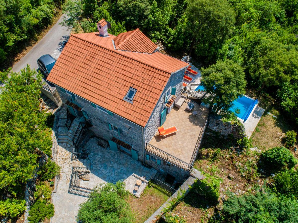 Villa Toscana With A Pool Tivat Eksteriør billede
