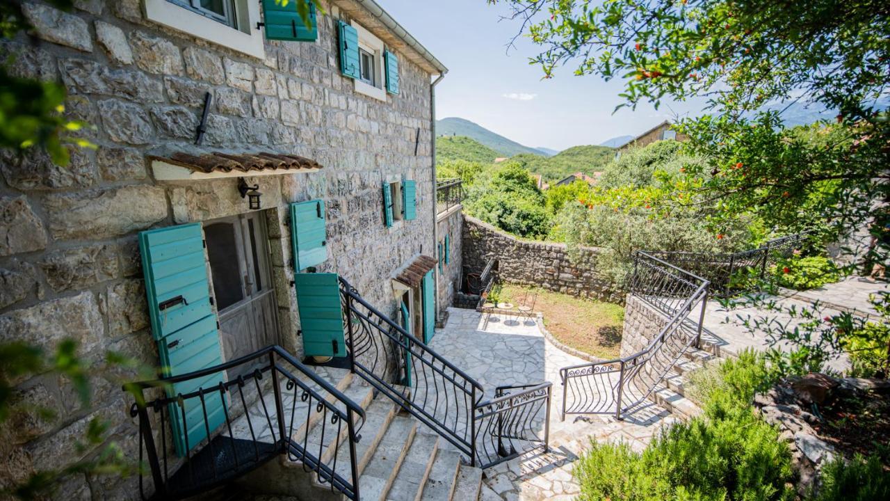 Villa Toscana With A Pool Tivat Eksteriør billede